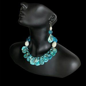 VINMOD Designs Natural Shells with Blue Crystal Vintage Accents -  Necklace 20"